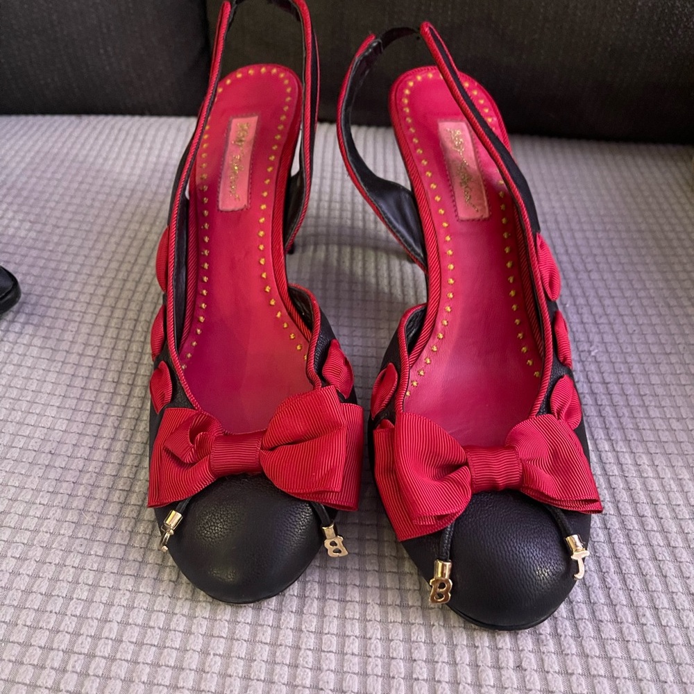 Betsy Johnson sling back heels